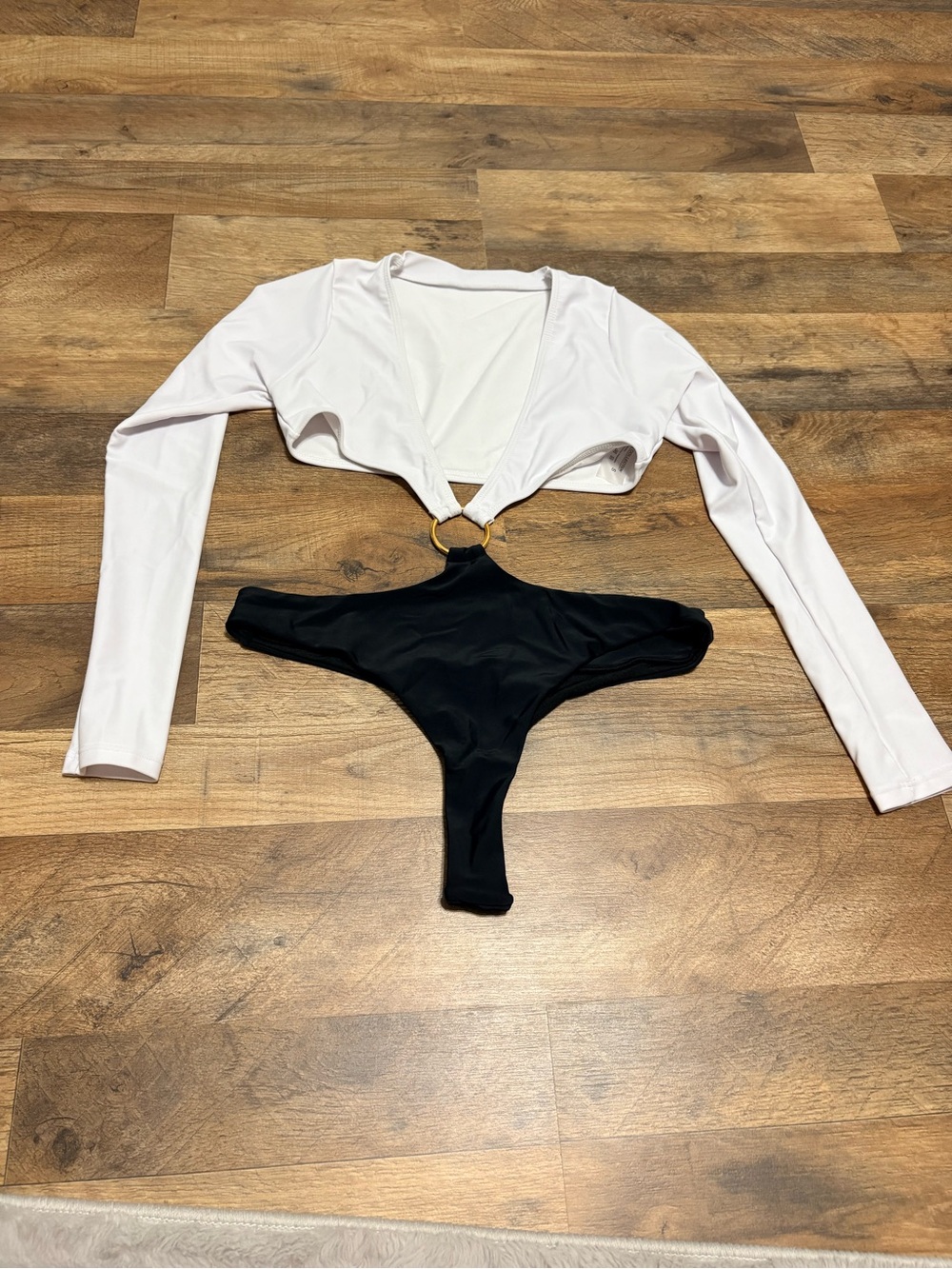 Matte Collection Black White Cutout Ring Monokini Swimsuit Size Small
